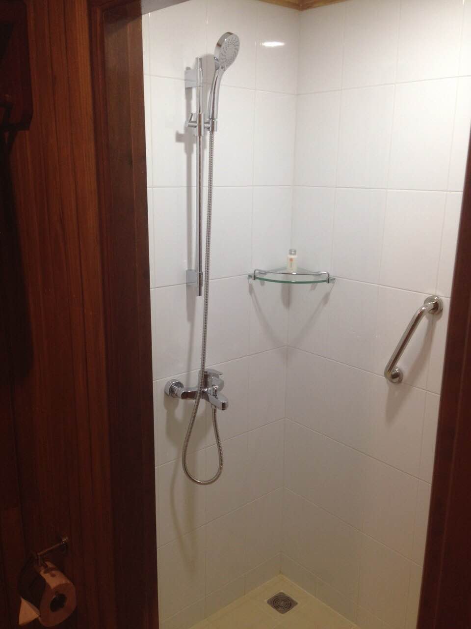 Pandaw RV Laos Pandaw Cabin Bathroom.jpg